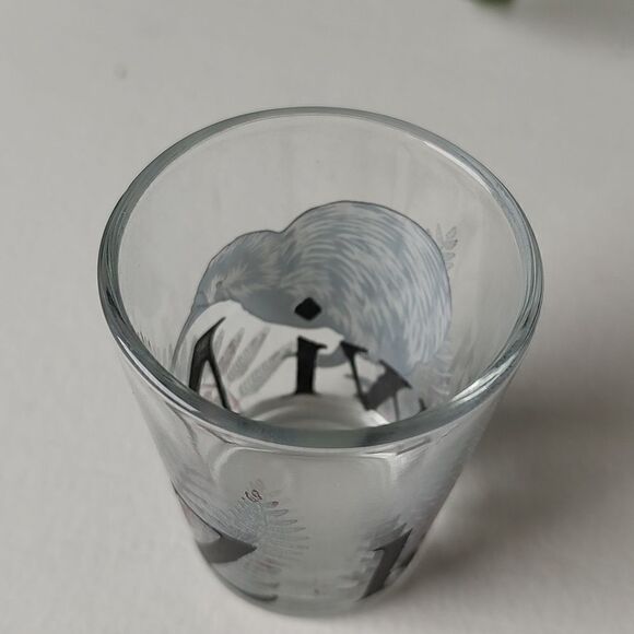 ‎New Zealand Kiwi Souvenir Shot Glass - Picture 4 of 5